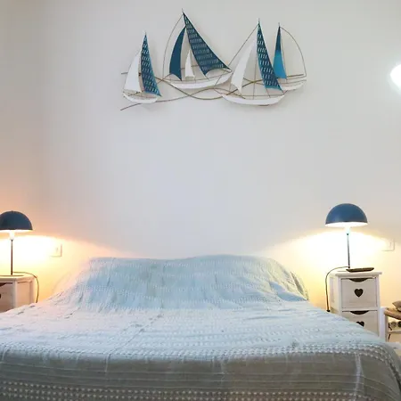 Les De Catherine Bed & Breakfast *