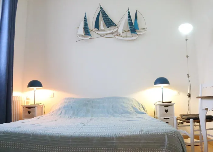 Les De Catherine Bed & Breakfast *